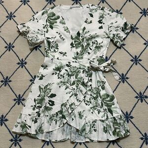 Abercrombie & Fitch Angel Sleeve Wrap Mini Dress - Green Floral